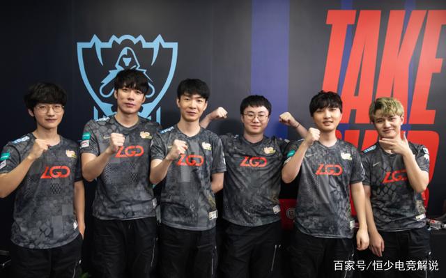 热爱足球并 热爱足球并